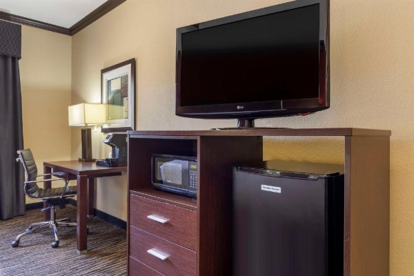 Best Western Plus Classic Inn And Suites image 11