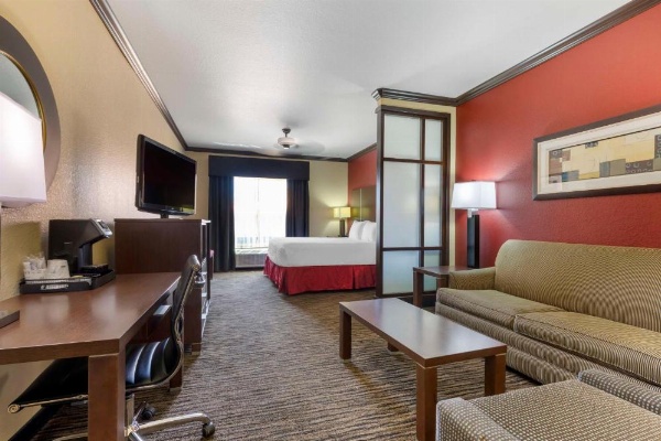Best Western Plus Classic Inn And Suites image 18