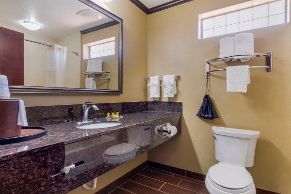 Best Western Plus Classic Inn And Suites image 26