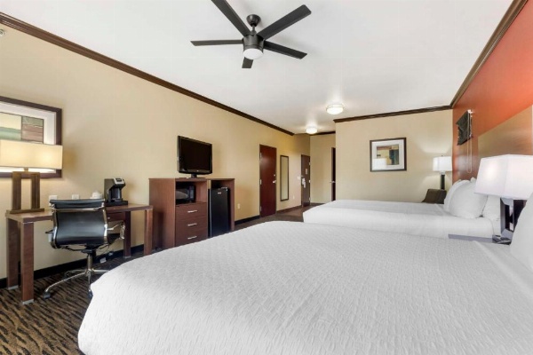 Best Western Plus Classic Inn And Suites image 29