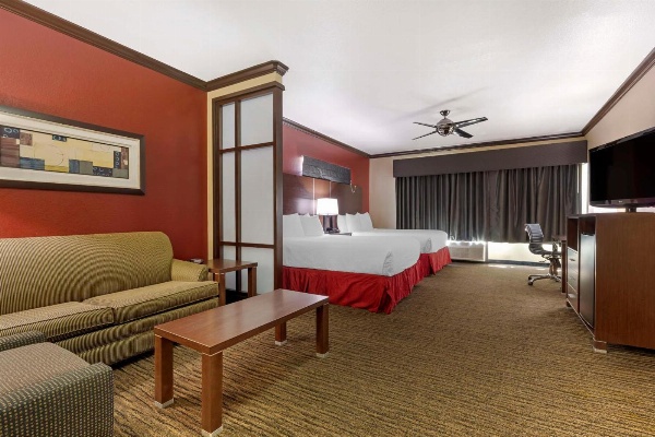 Best Western Plus Classic Inn And Suites image 6