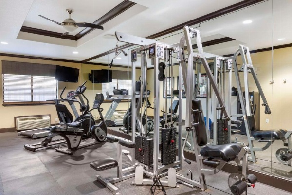 Best Western Plus Classic Inn And Suites image 8