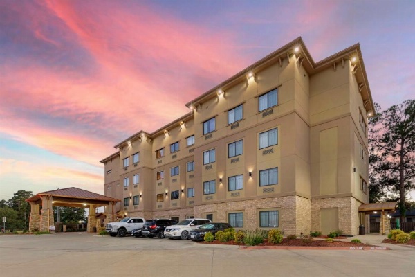 Best Western Plus Classic Inn And Suites image 9